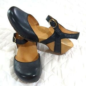 Dansko Black Leather Mary Jane Sandals with Tan Accents Sz 39